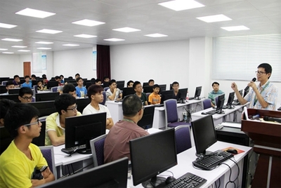 惠州學院計算機科學系旭惠信息技術創新中心首屆科技夏令營開營——探索信息技術，培育創新人才